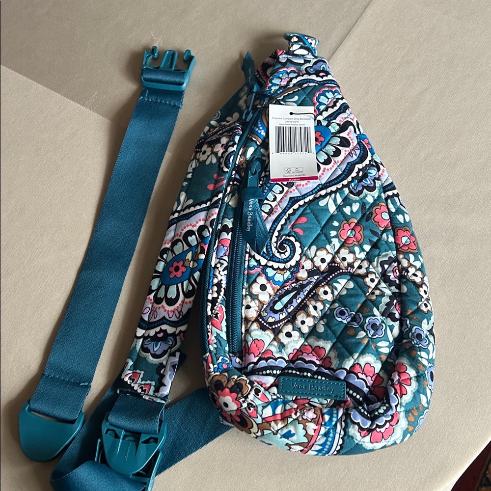 NWT Vera Bradley Essential Compact Sling Bag $75
